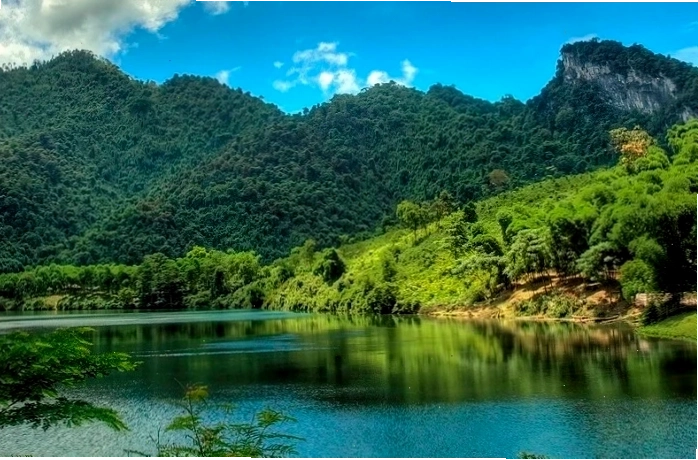 Cảnh quan thiên nhiên hùng vĩ tại Con Cuông, Nghệ An