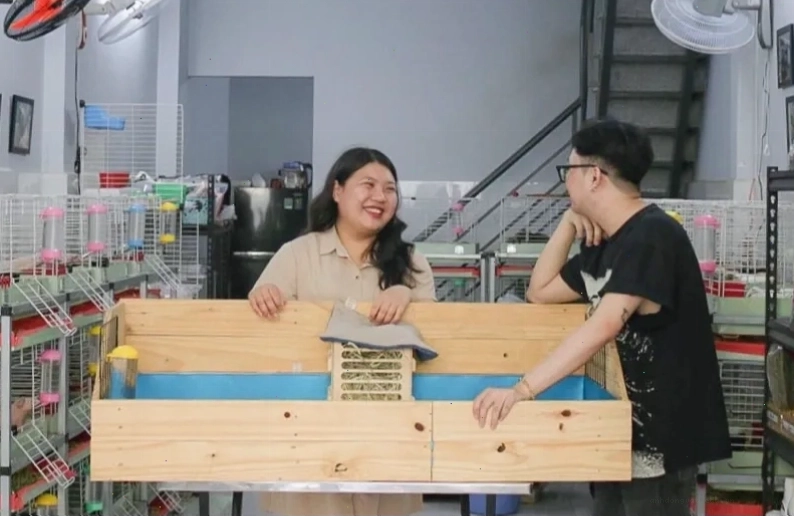Giới trẻ thích thú khi chơi đùa với Hà Mã Mini