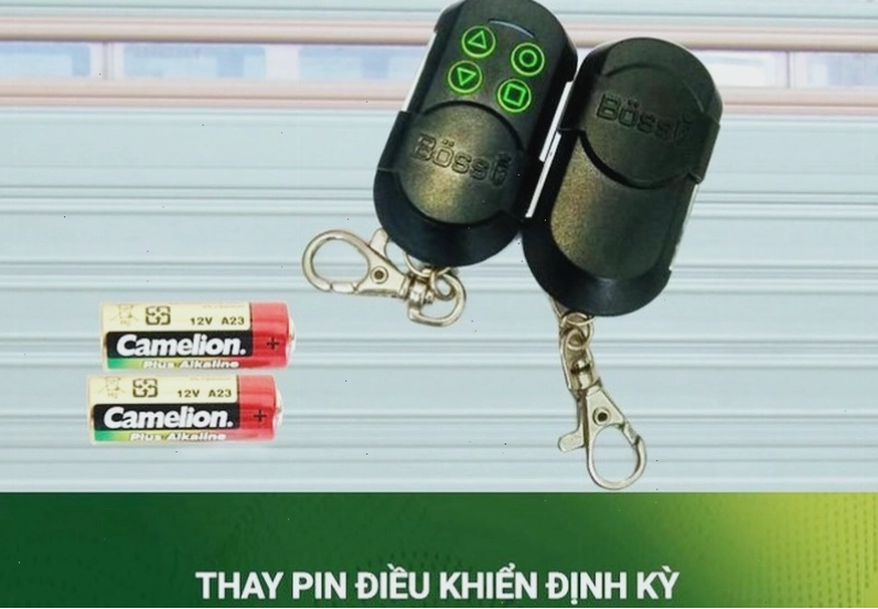 Cách thay pin remote cửa cuốn tại nhà an toàn